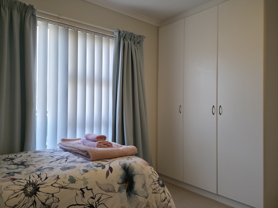 7 Bedroom Property for Sale in Wavecrest Eastern Cape